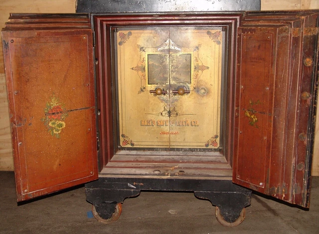 Antique Halls safe 36" x 31" x 49" Nice Graphics Antique Halls safe 36" x 31" x 49" Nice Graphics