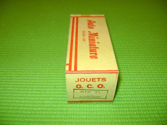 Minialuxe Renault Dauphine avec vitre