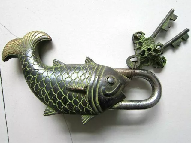 Chinese bronze ancient lock golden fish shape with key furniture old collectible