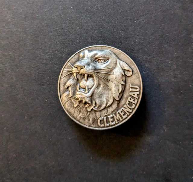Insigne émaillé Rallye Paris Phnom-Penh, 33x21mm, Fixation Sautoir, Fabrication Française