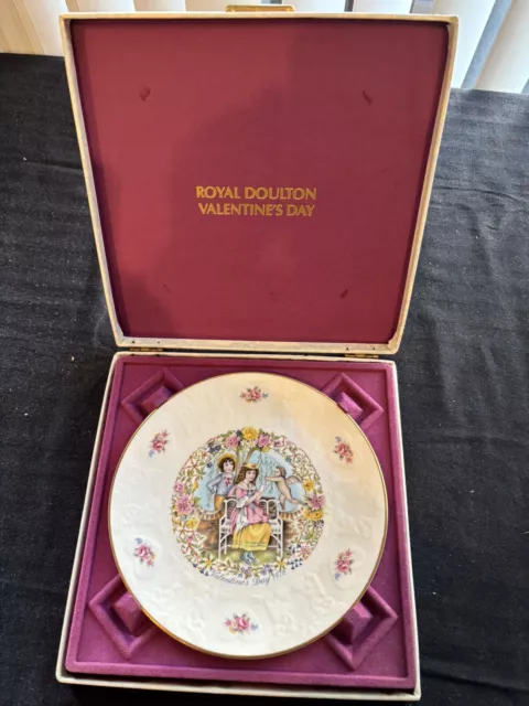 Royal Doulton Valentines Day 1977 Collector Plate 8.25" with Original Box 2