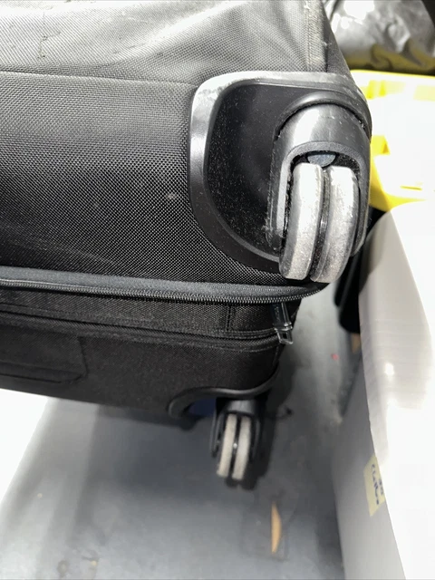 Tumi Alpha 2 Extended Trip Expandable 4 Wheeled Packing Case Spinner - Black 10
