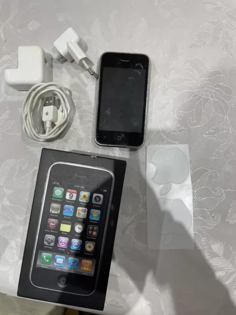 Apple iPhone 3GS 16 Go boîte blanche SIM verrouillée