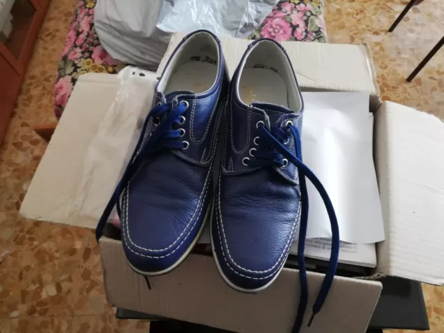   scarpe da uomo , 3 paia  N 42 , in ottime condizioni, colore blu e blu scuro .