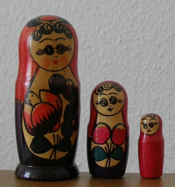 Babuschka, echte russische Matroschka, Matrioschka, Nesting Dolls. 3 Puppen