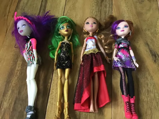 Monster High d Four dolls