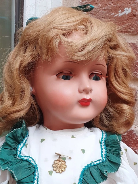 ANCIENNE PETITE POUPEE BELLA RHODOID VETEMENTS D'ORIGINE