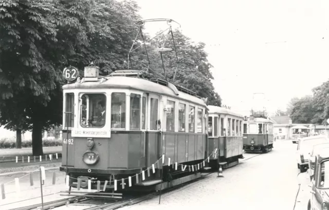 Privates Foto aus Wien mit Straßenbahn    (22)   (E1)