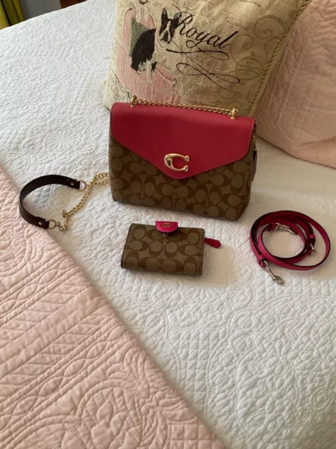 COACH wallet and Shoulder crossbody bag in Sig  Canvas Leather In KHAKI FUCHSIA