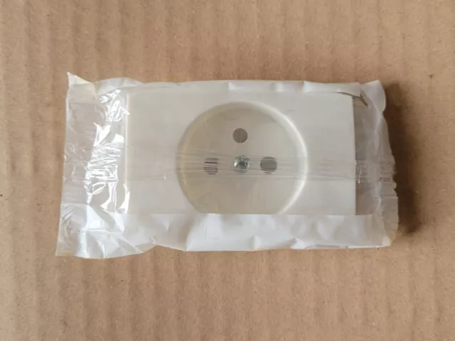 ARNOULD INITIA 69435 - 1 Enjoliveur prise de courant 2P+T - lumière - Blanc