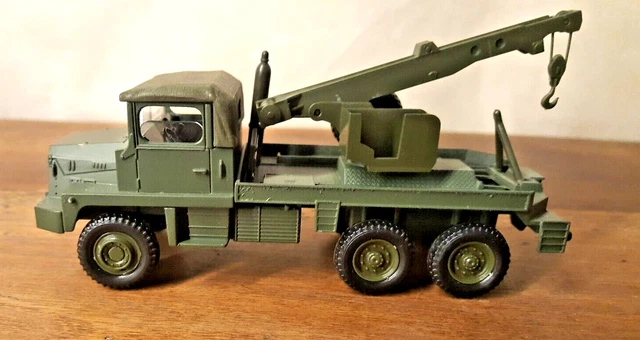Le Dodge WC 54 4x4 Signals corps en miniature de Solido 1944 89 au 1/45e