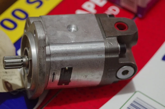 Parker 3349612054 Hydraulic Pump, Brand New Condition, OEM!