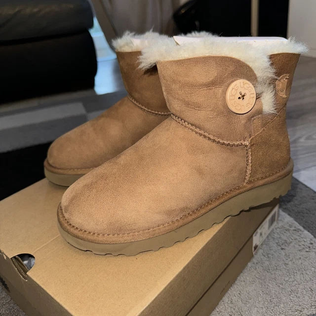 Ugg boots deals size 4