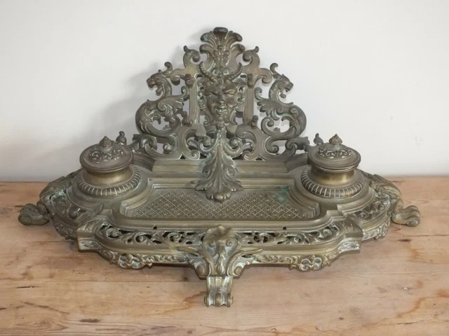 Ancien grand encrier fin XIXè en bronze style Renaissance 46 cms