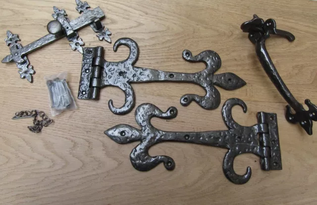 Pair of FLEUR DE LYS WITH CURLS cast iron door t tee hinges + latch old style