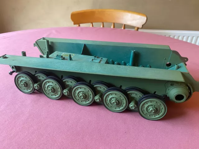 Heng Long King Tiger RC Tank 1:16 Scale Base with Road Wheels