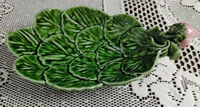 Olfaire Portugal Pottery Majolica Green Leaves W/Strawberry Serving Dish # 4831