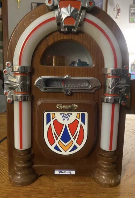 Welbilt collectors edition Juke Box radio with tape deck