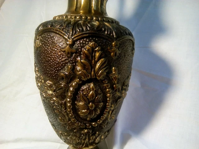    jarron bronce siglo XlX . cincelado por artesanos de Córdoba. Modernista 5 kg 3