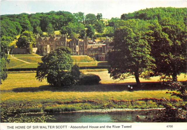 uk44768 home of sir walter scott abbotsford house and river tweed scotland uk