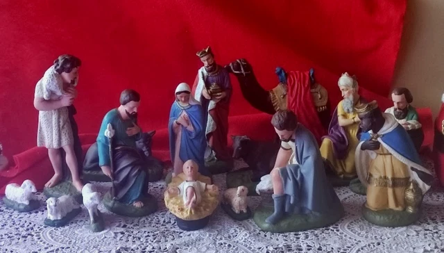 Crèche De Noël Traditionnelle En 10 Pièces - Étable Et Personnages De La Nativité En Résine