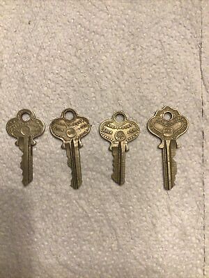 Lot Of 4  Independent Lock Co. Vintage Brass Ornate Designed Keys