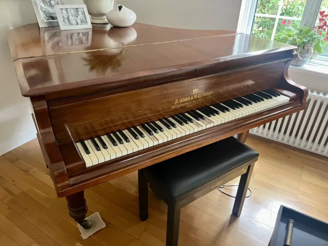 baby grand piano used