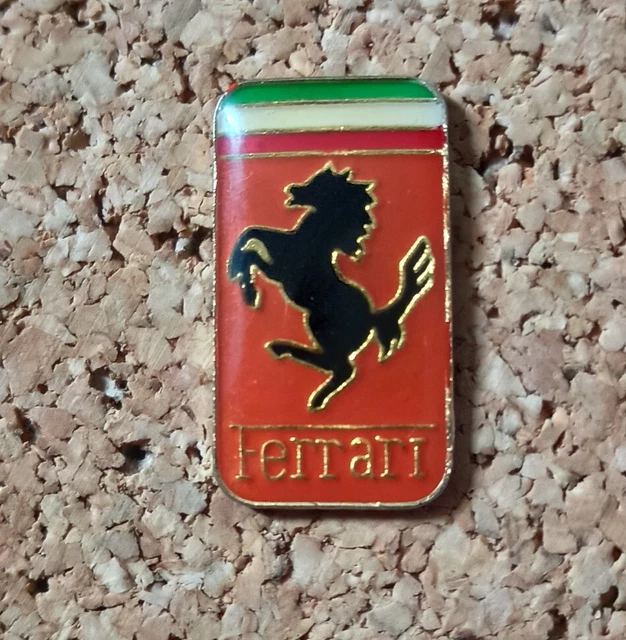 Pin’s Ferrari – Cheval Cabré En Relief – ZAMAC – Miniature Voiture – Occasion