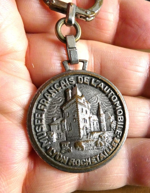 Ancien Porte-clés Publicitaire Antar – Métal émaillé Années 60 – Augis Lyon – Collection