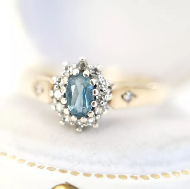 Englischer vintage Ring aus 375/000 Gelbgold mit Blautopas + Diamanten B3811