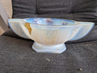 JULIEN FRANCE Coupe MIMOSA Art Deco Verre moulé-pressé Blanc-Bleu Opalescent 