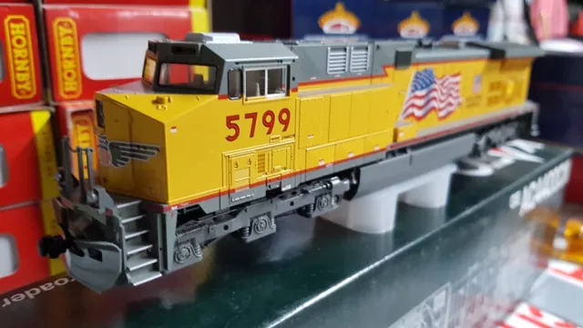 KATO GE AC4400CW UNION PACIFIC FLAG LIVERY. New in Box.