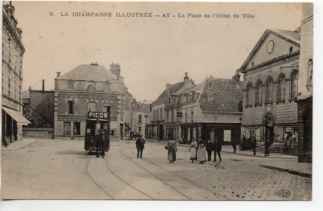 AY - Marne - CPA 51 - Place de l' Hotel de ville - tramway à cheval - commerces
