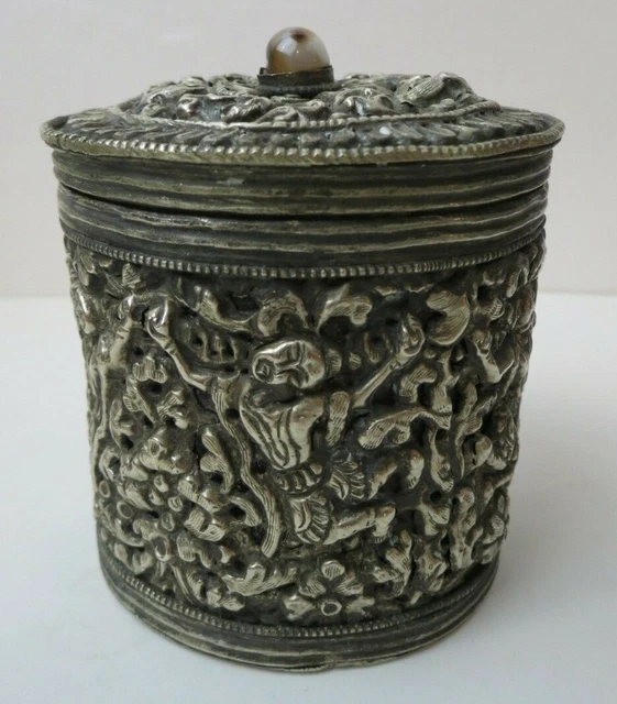 RARE Old Burmese Sterling Silver Betel Nut Box Ornate Figural Repousse Agate Top 2