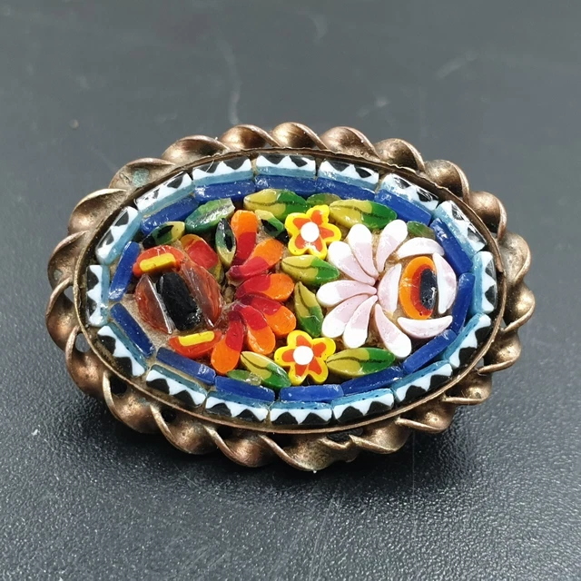 Broche En Micro-Mosaïque A Motif Floral Monture Laiton Torsade Vintage Italie