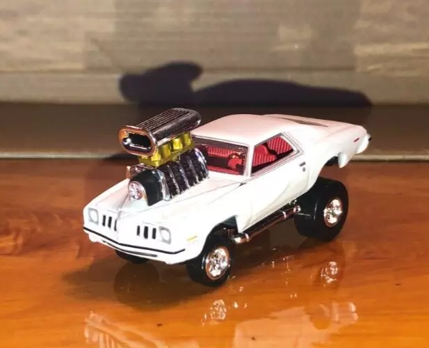 1/64 Johnny Lightning Custom 1973 WHITE Pontiac Grand Am ZINGERS