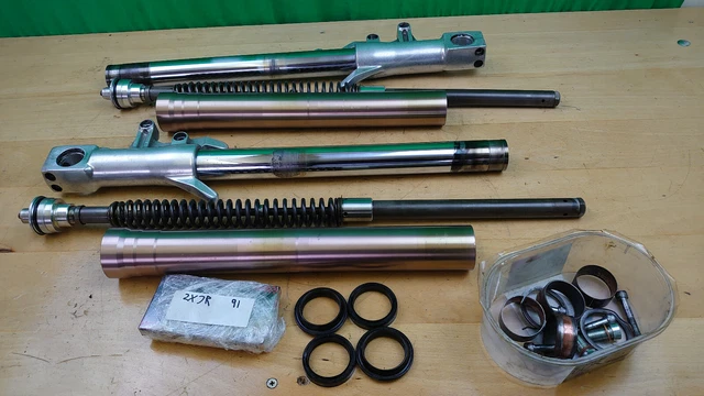 KAWASAKI ZX7R ZX750R J1-J2 1991-1992 Front suspension forks - read