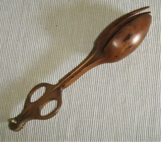 Antiguas Pinzas De Servir De Madera Arte Popular