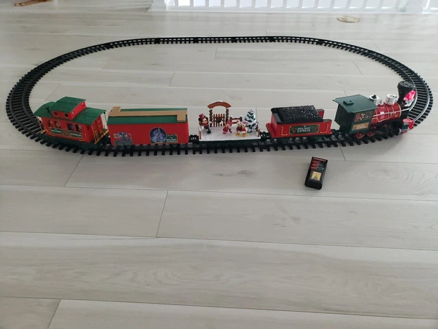DISNEY PARKS CHRISTMAS Train Set Holiday Express With Remote Control ...
