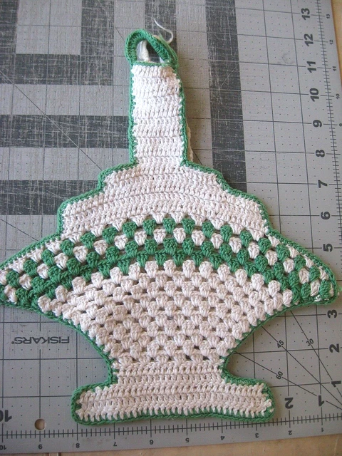 Vintage Crocheted Basket Shape Handbag--Unique! Vintage Crocheted Basket Shape Handbag--Unique!