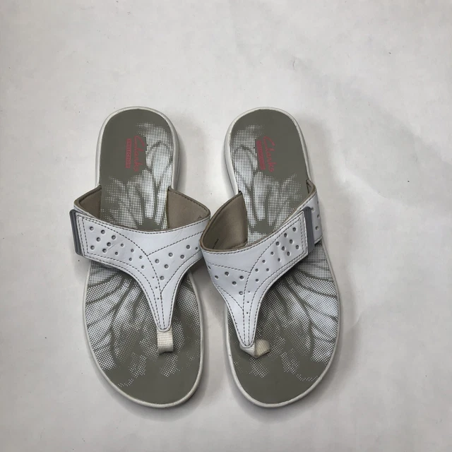 Clarks Collection Flip Flop Thong White Hook Loop Flat Sandals Women's Size 7