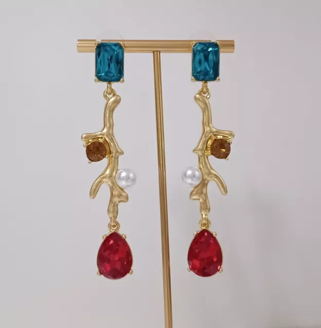 Oscar de la Renta- Boucles d'oreilles Corail avec des cristaux multicolores.