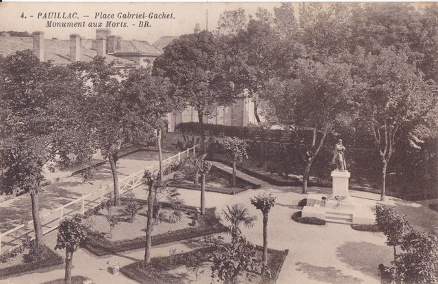 CPA 33 PAUILLAC Place Gabriel-Cachet Monument aux morts