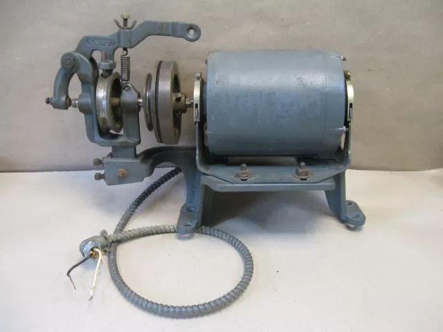 Singer Industrial 31-15 Sewing Machine 1/3 hp Motor w/ Consew Clutch & Mount Singer Industrial 31-15 Sewing Machine 1/3 hp Motor w/ Consew Clutch & Mount