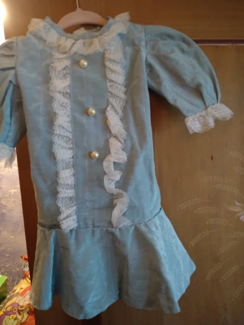 Très belle robe de style pour poupée ancienne Jumeau ou Steiner ou autre