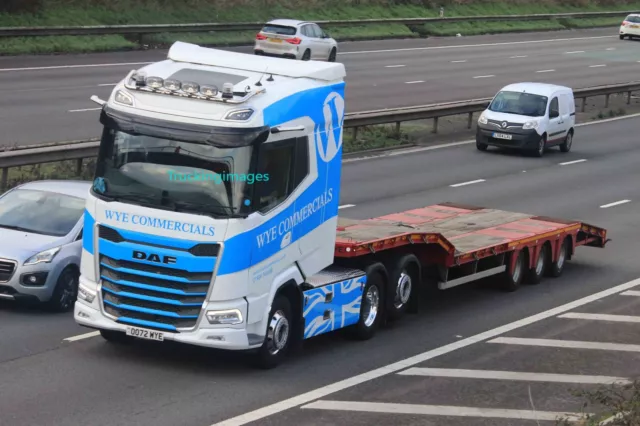 TRUCKINGIMAGES TRUCK PHOTOS - DAF XF CURTAINSIDER TRUCKS - 200 LISTED