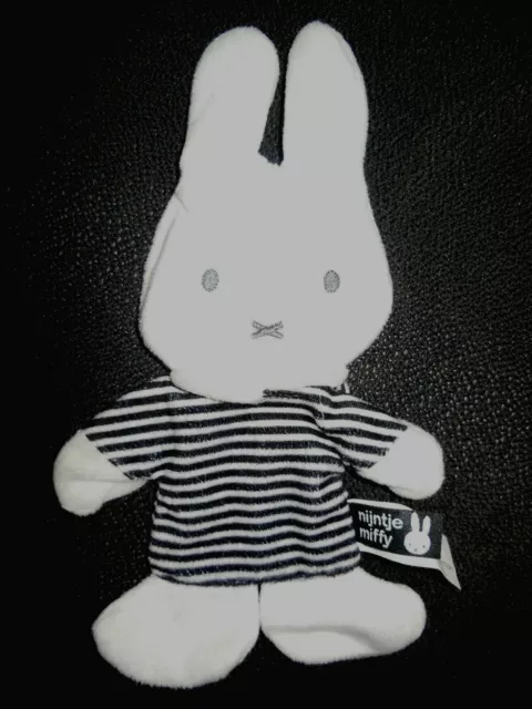 doudou plat lapin blanc rayé noir NIJNTJE MIFFY
