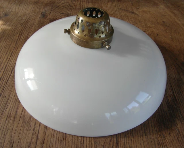 ancien abat jour suspension en verre opaline blanche avec griffe laiton