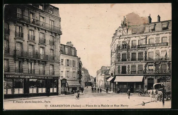 CPA Charenton, Place de la Mairie et Rue Marty