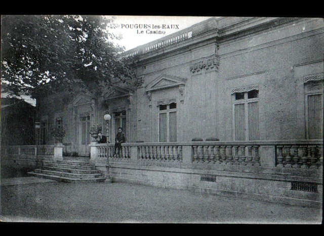 POUGUES-les-EAUX (58) CASINO animé début 1900